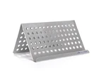 Tablethalter aus eloxiertem Aluminium in Silber mit gelochter Rückwand, Seitenansicht