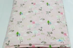 Babydecke und Krabbeldecke in Rosa mit Fuchs-, Baum- und Blumenmotiv, Vorderseite